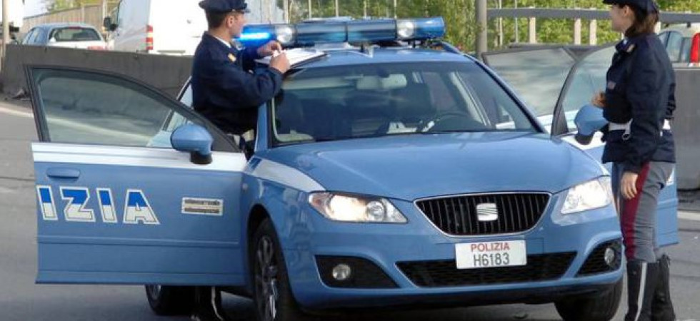 Coronvirus, doveva portare la figlia a fare una visita ma resta bloccato senza soldi per la benzina